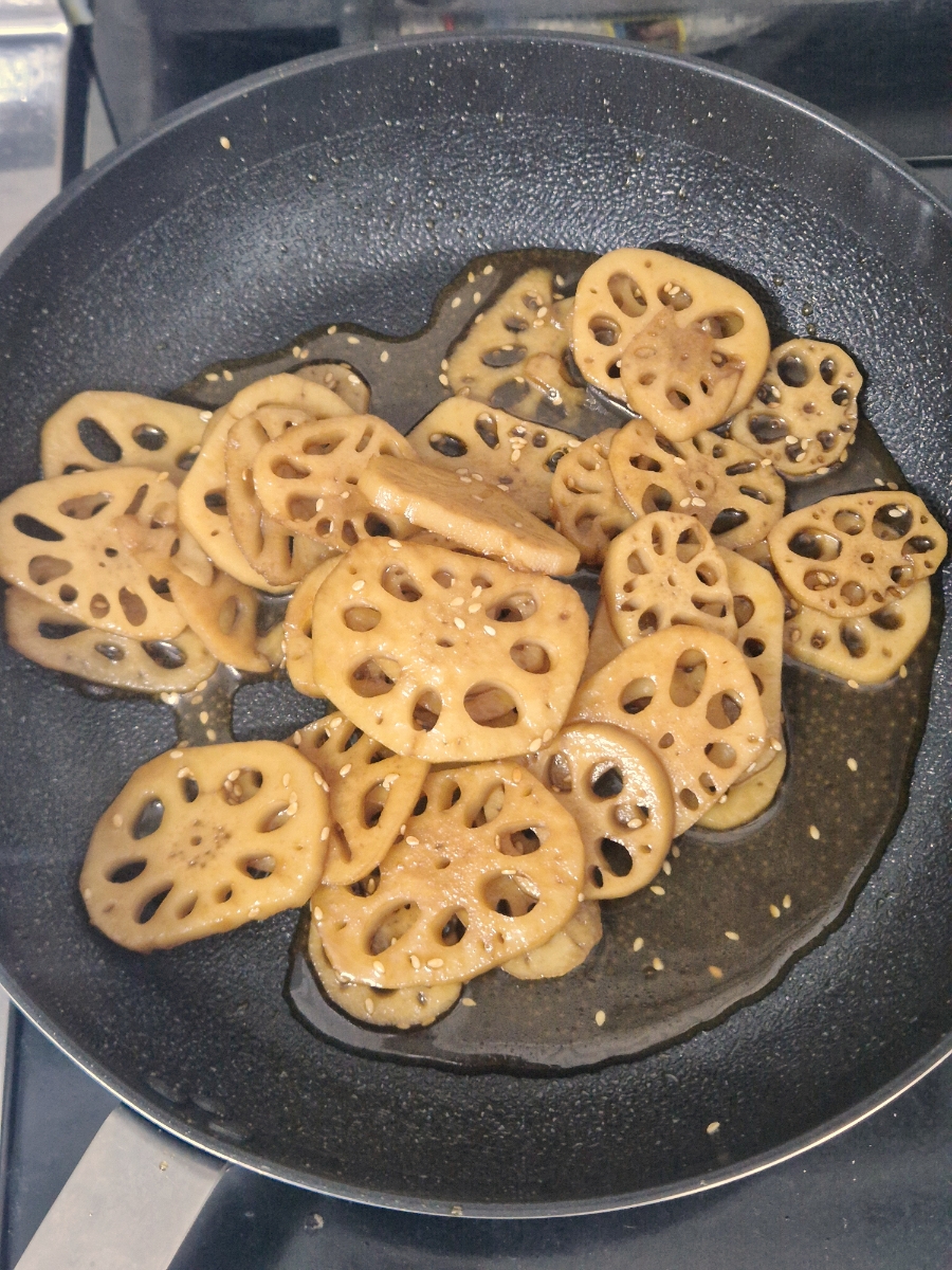 Crunchy Braised Lotus Root (Yeongeun-jorim) Recipe photo 5