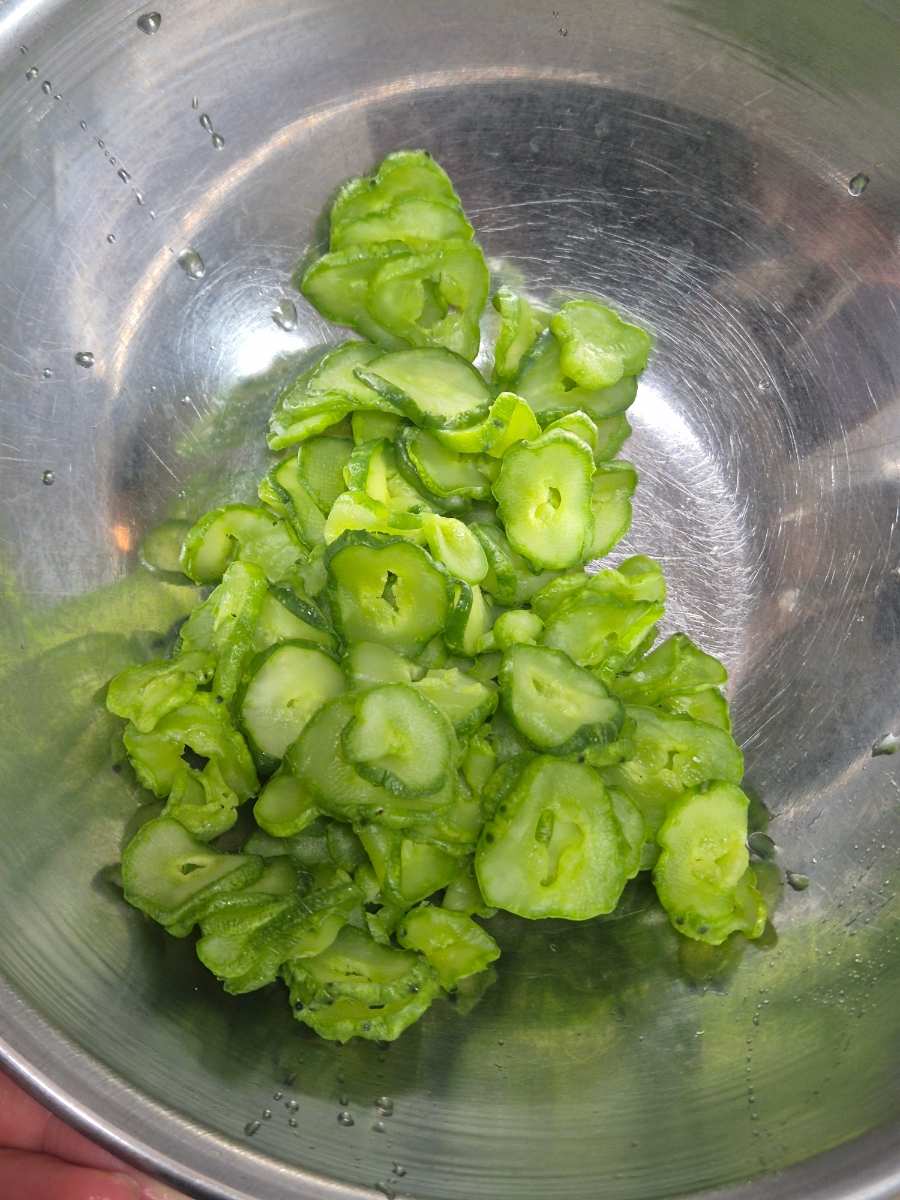 Cucumber Perilla Salad (Oi Deulkkae Muchim) Recipe photo 3