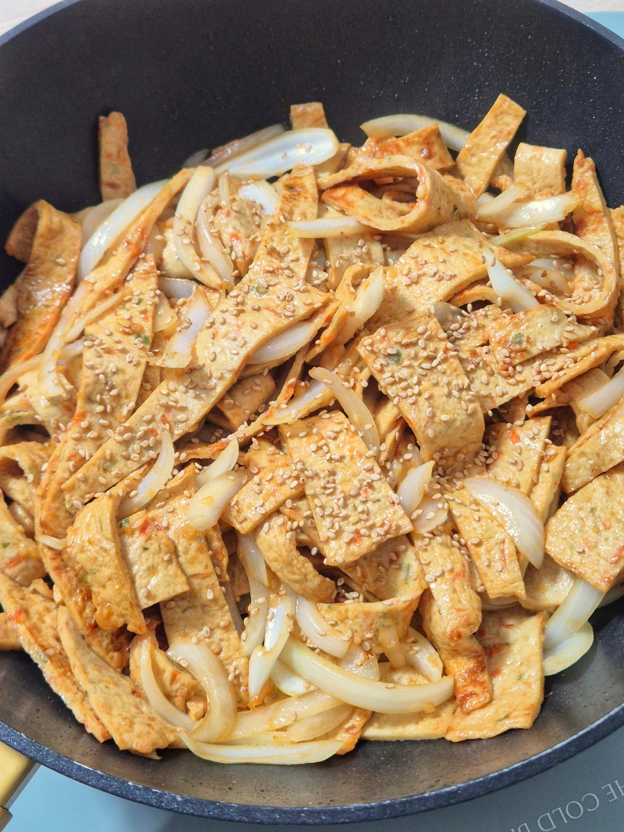 Eomuk Bokkeum (Korean Fish Cake Stir-Fry) by a Netflix Chef photo 8