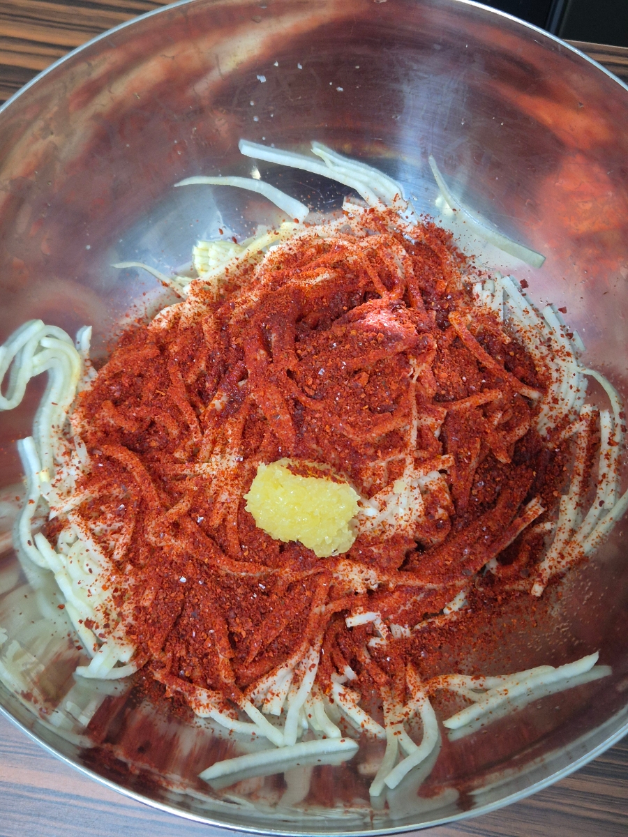 Musaengchae Recipe: Korean Spicy Radish Salad photo group 1