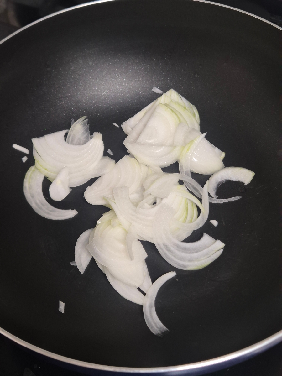 Onion Egg Drop Soup Recipe: Easy Korean Gyeranguk photo group 2